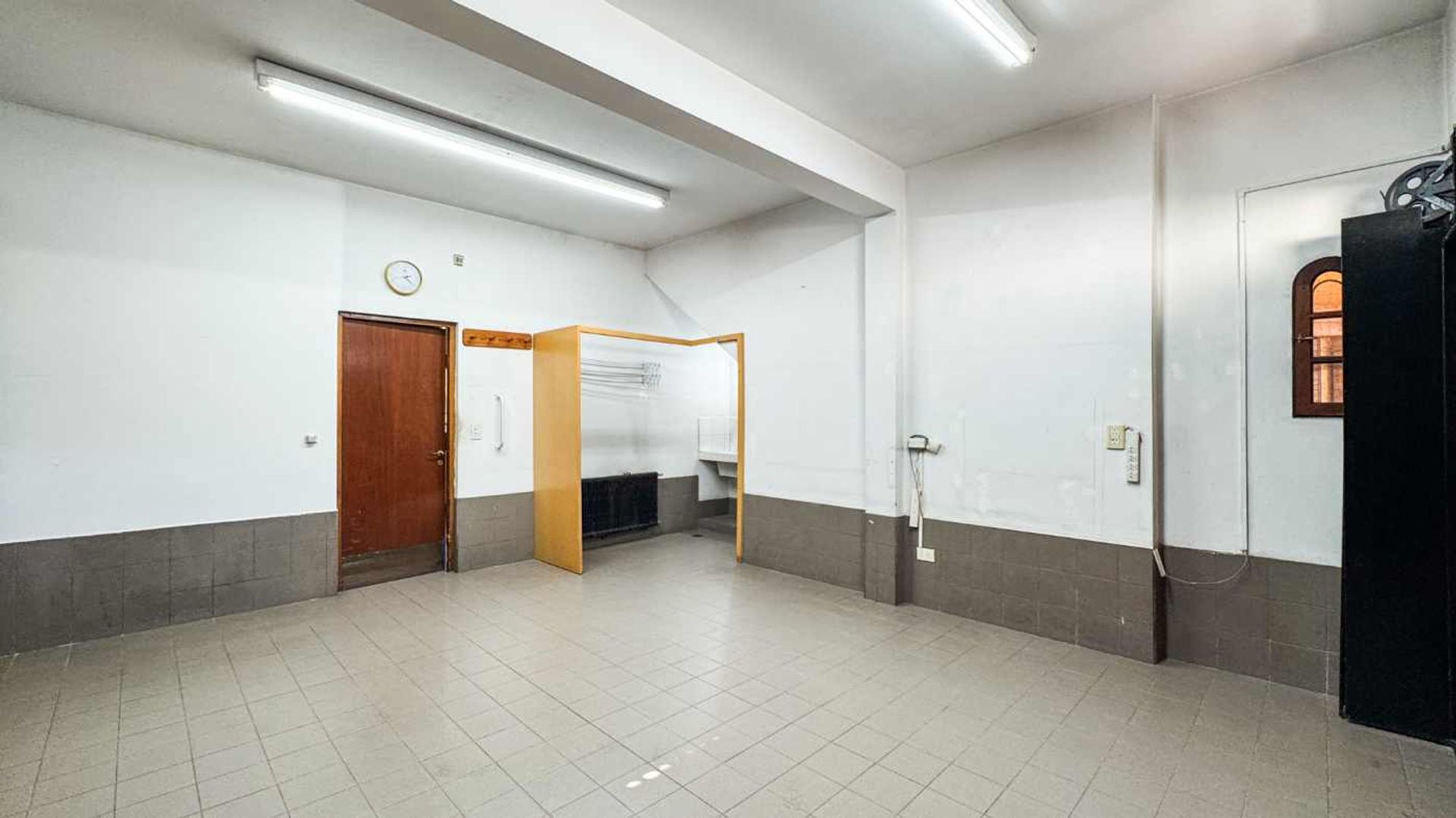 Venta Casa 5 Amb Con Jardin, Pileta Y Quincho