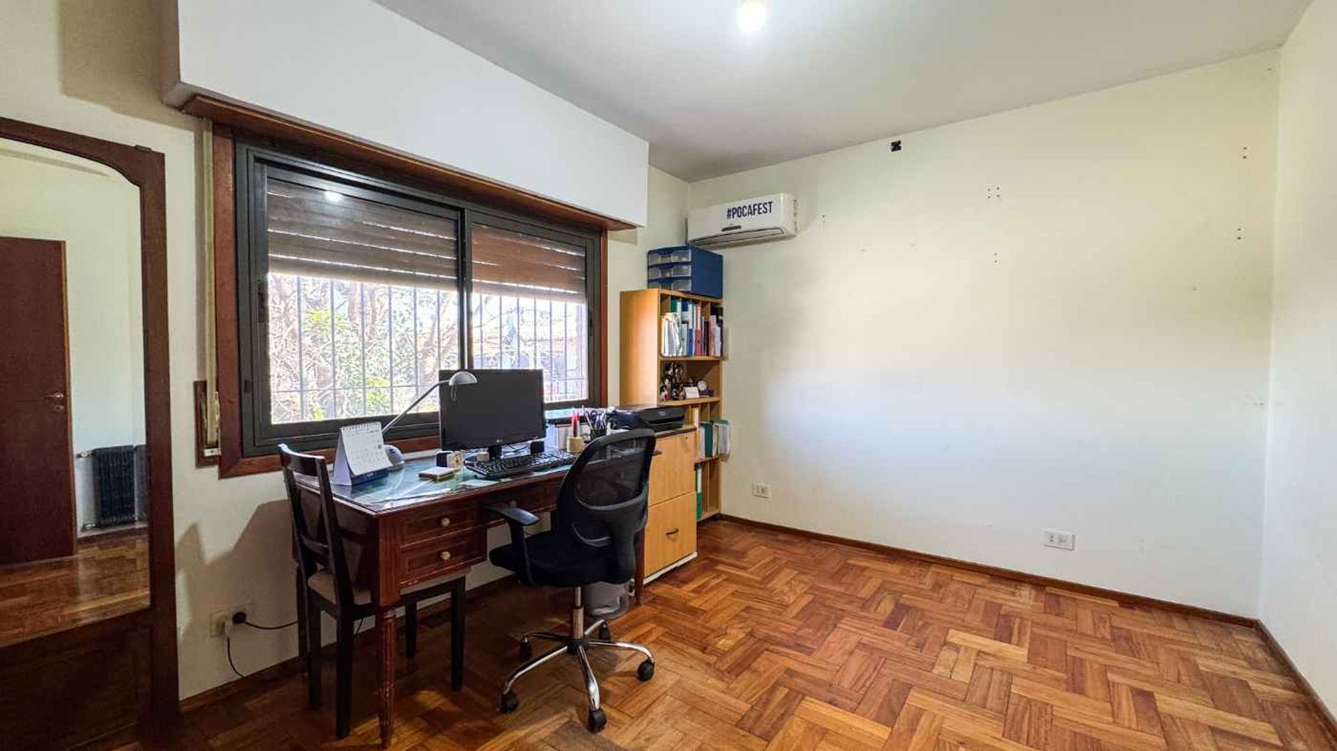 Venta Casa 5 Amb Con Jardin, Pileta Y Quincho