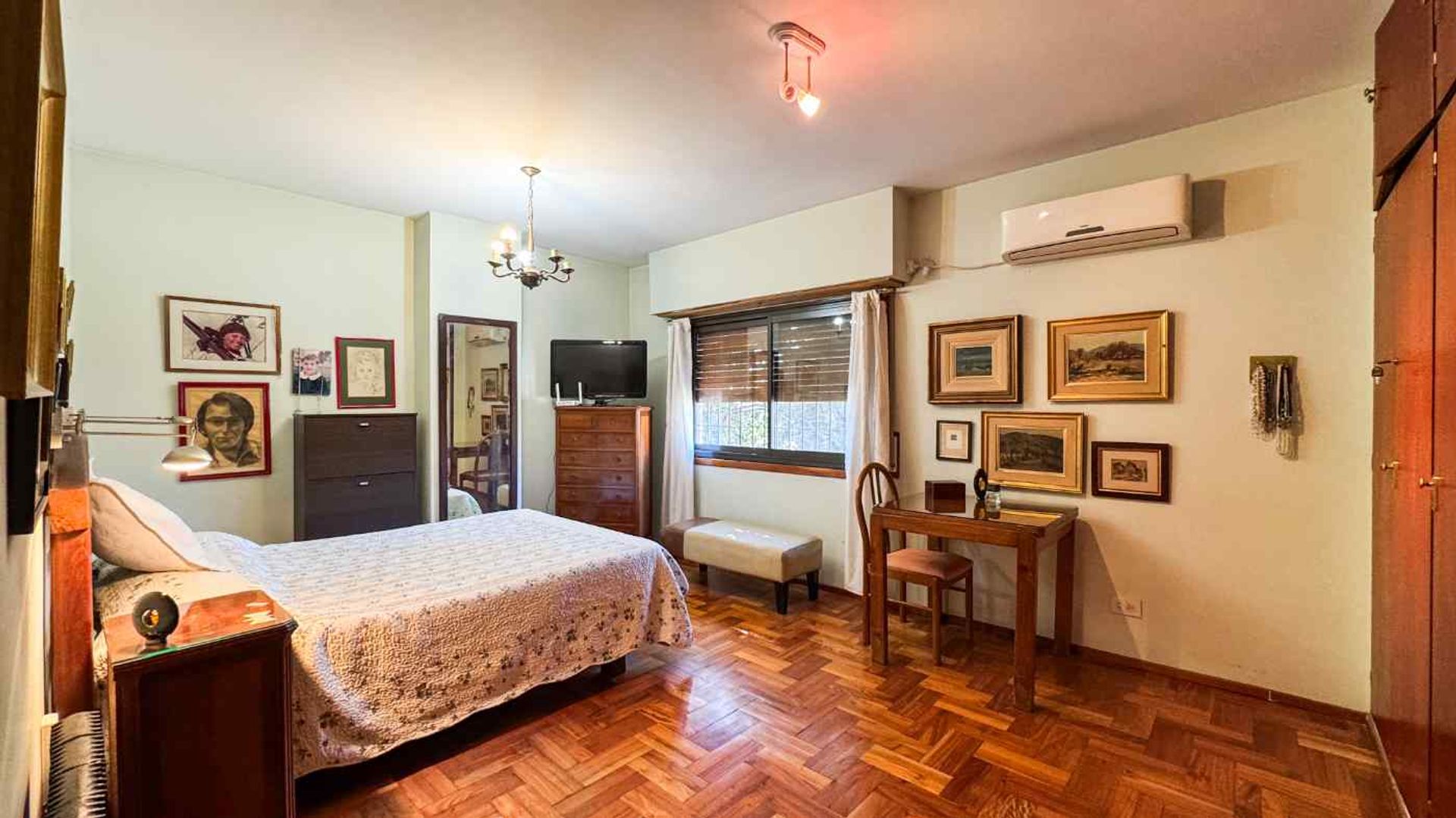 Venta Casa 5 Amb Con Jardin, Pileta Y Quincho