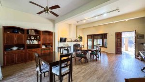 House for Sale 5 Rooms with Garden, Pool, and BBQ