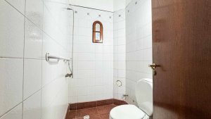 House for Sale 5 Rooms with Garden, Pool, and BBQ