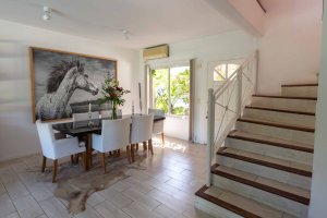 House for sale in Los Aromos, gated neighborhood in SI