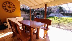 Casa 4 Ambientes Con Parque Y Pileta
