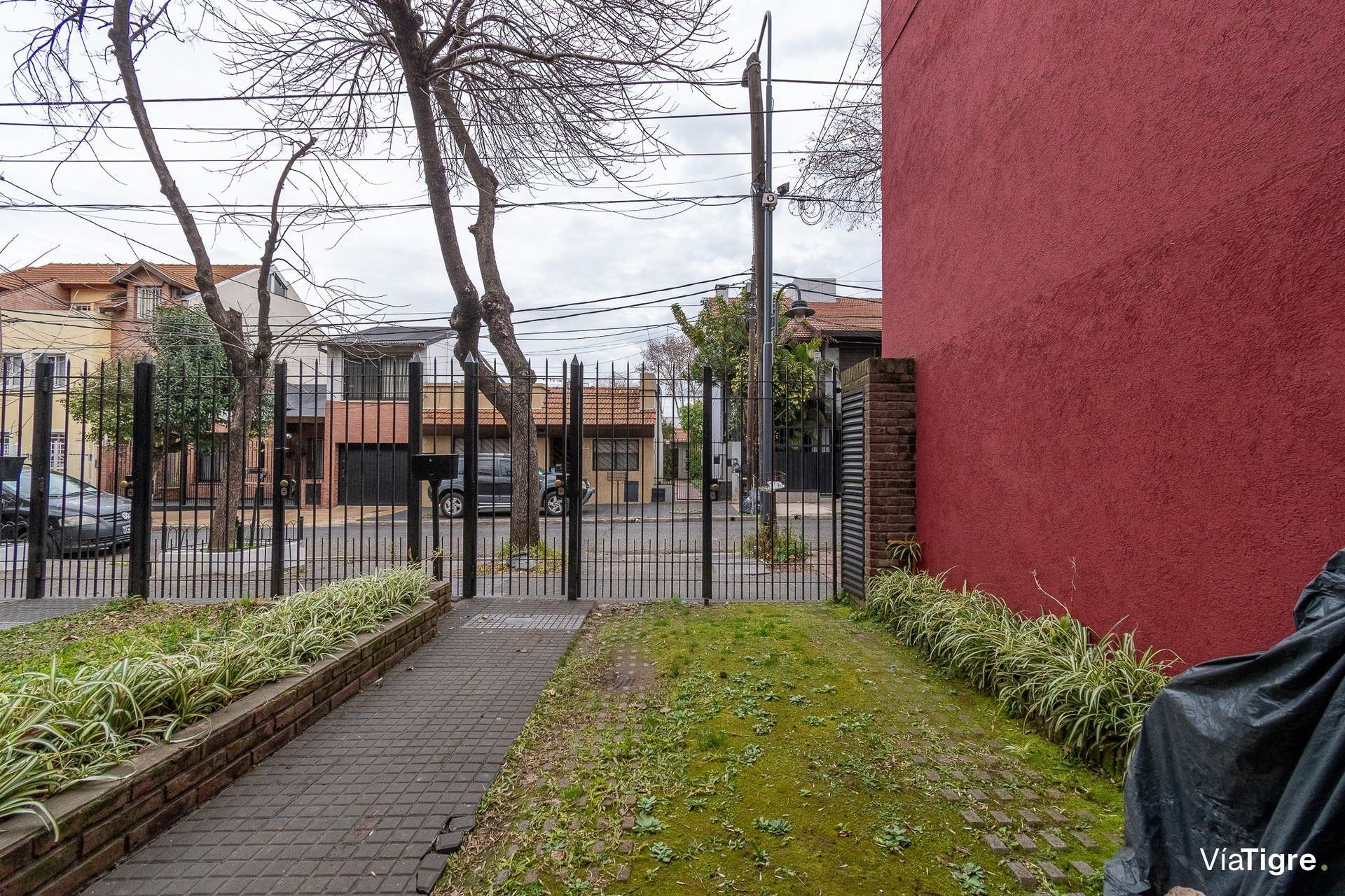 Venta Triplex 4 amb con jardín y cochera - Florida