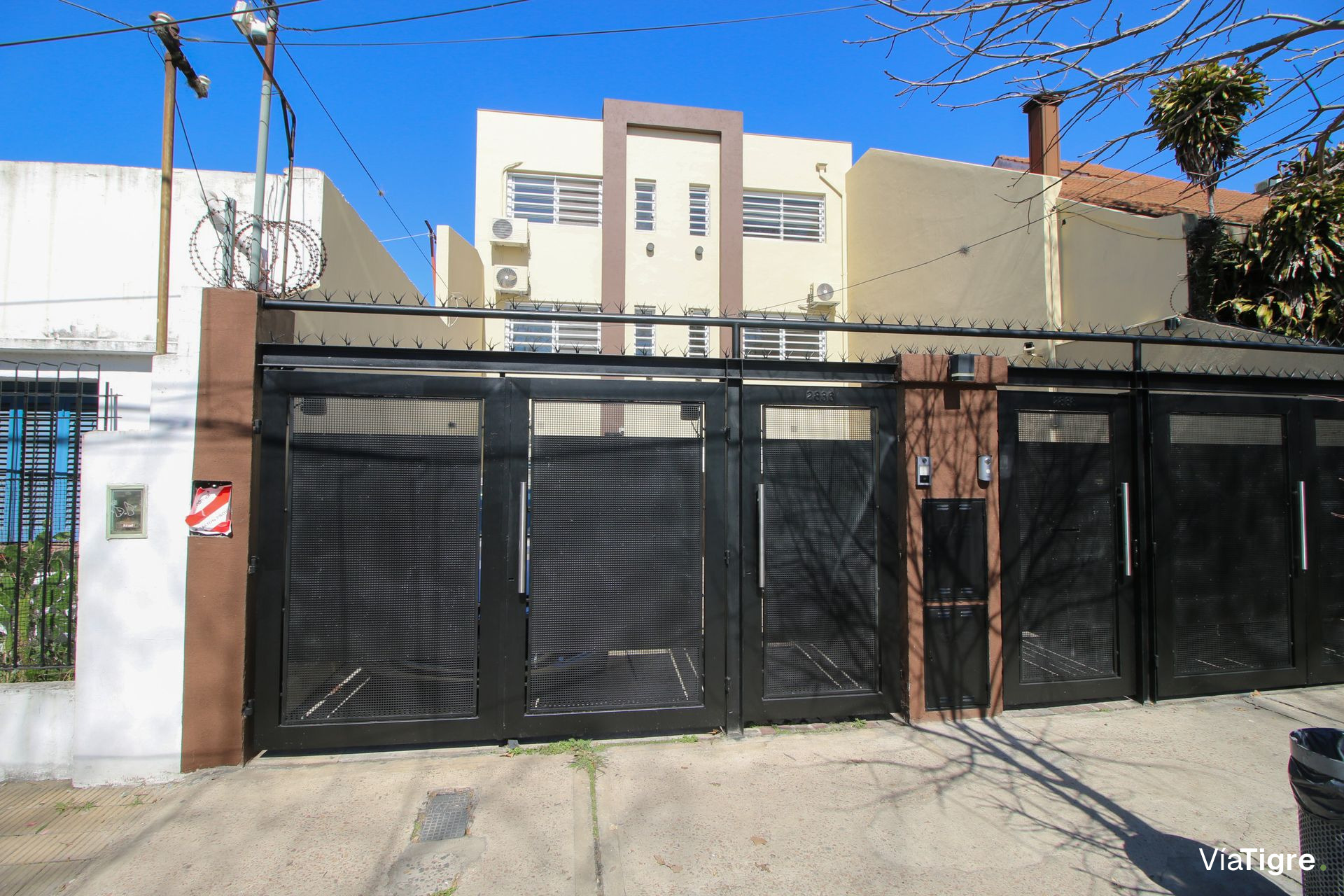 Venta Casa Triplex 6Amb Florida Jardin Y Pileta