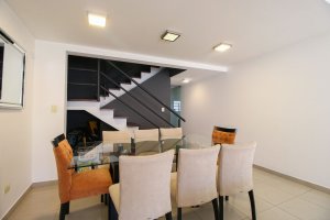 Venta Casa tipo Triplex 6 amb jardin y pileta
