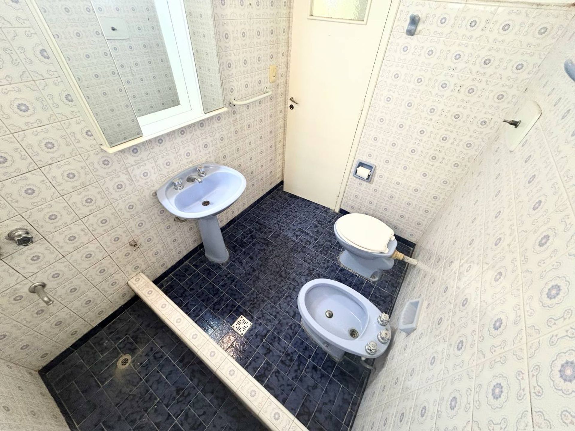 Venta PH 3 ambientes PB cochera patio en Martínez