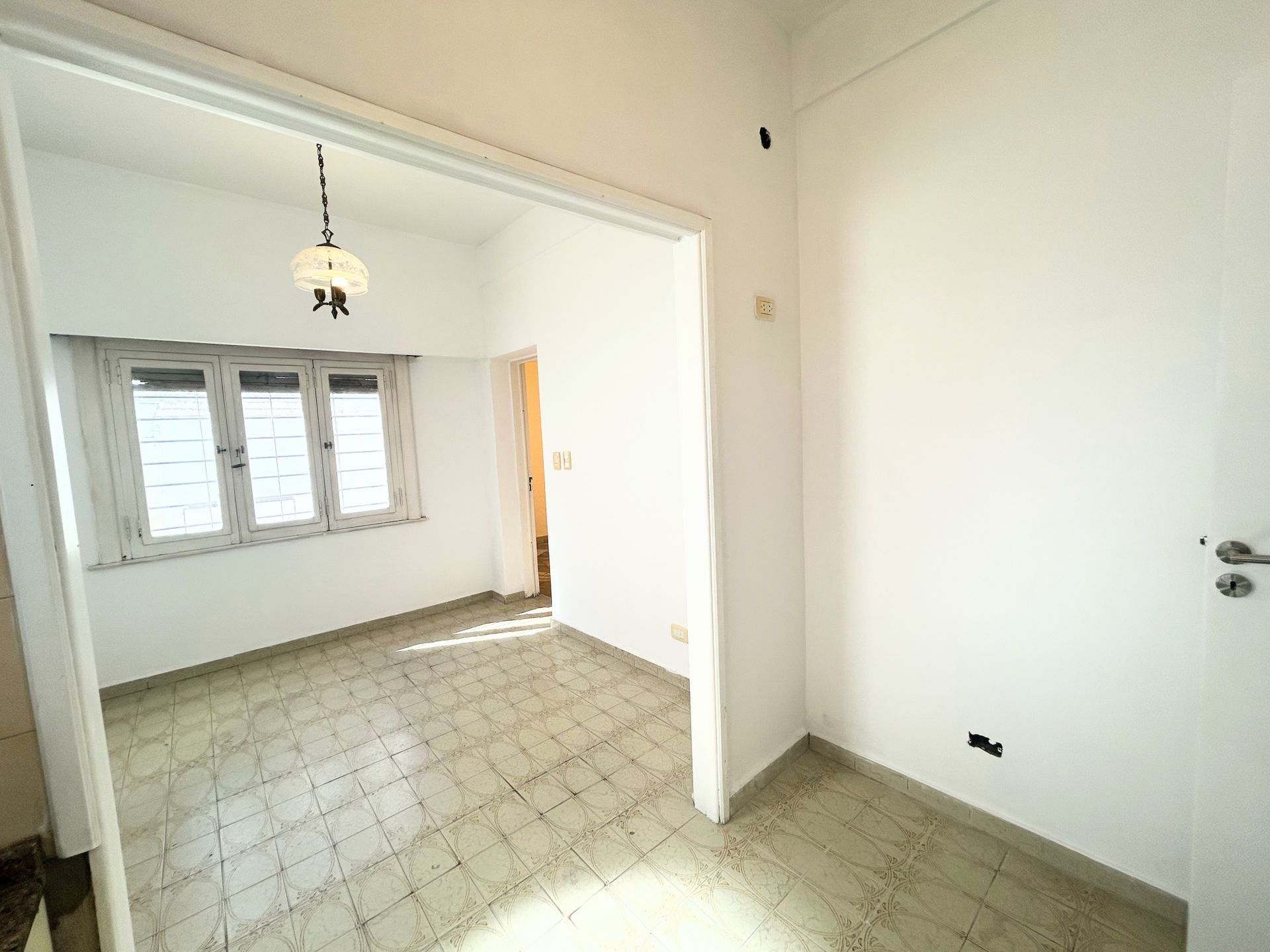 Venta PH 3 ambientes PB cochera patio en Martínez