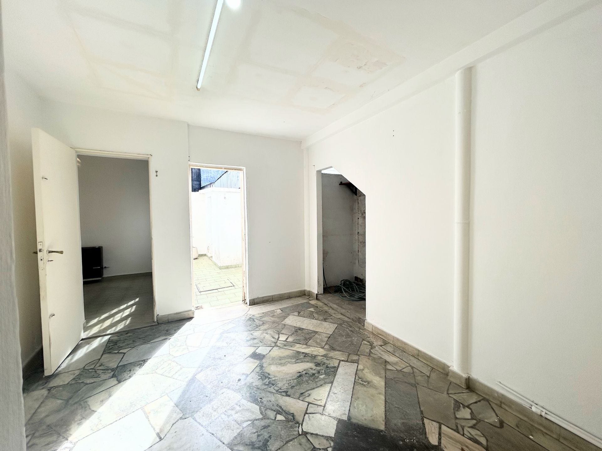 Venta PH 3 ambientes PB cochera patio en Martínez