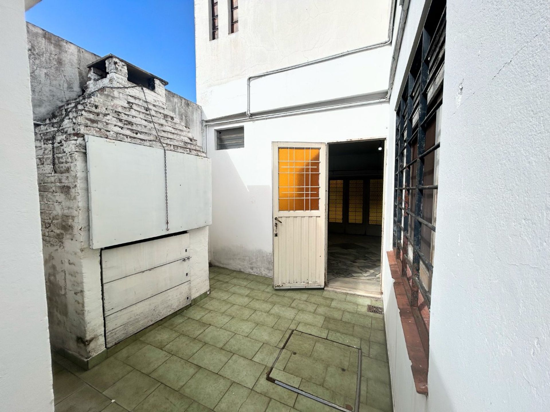 Venta PH 3 ambientes PB cochera patio en Martínez