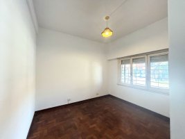 Venta PH 3 ambientes PB cochera patio en Martínez