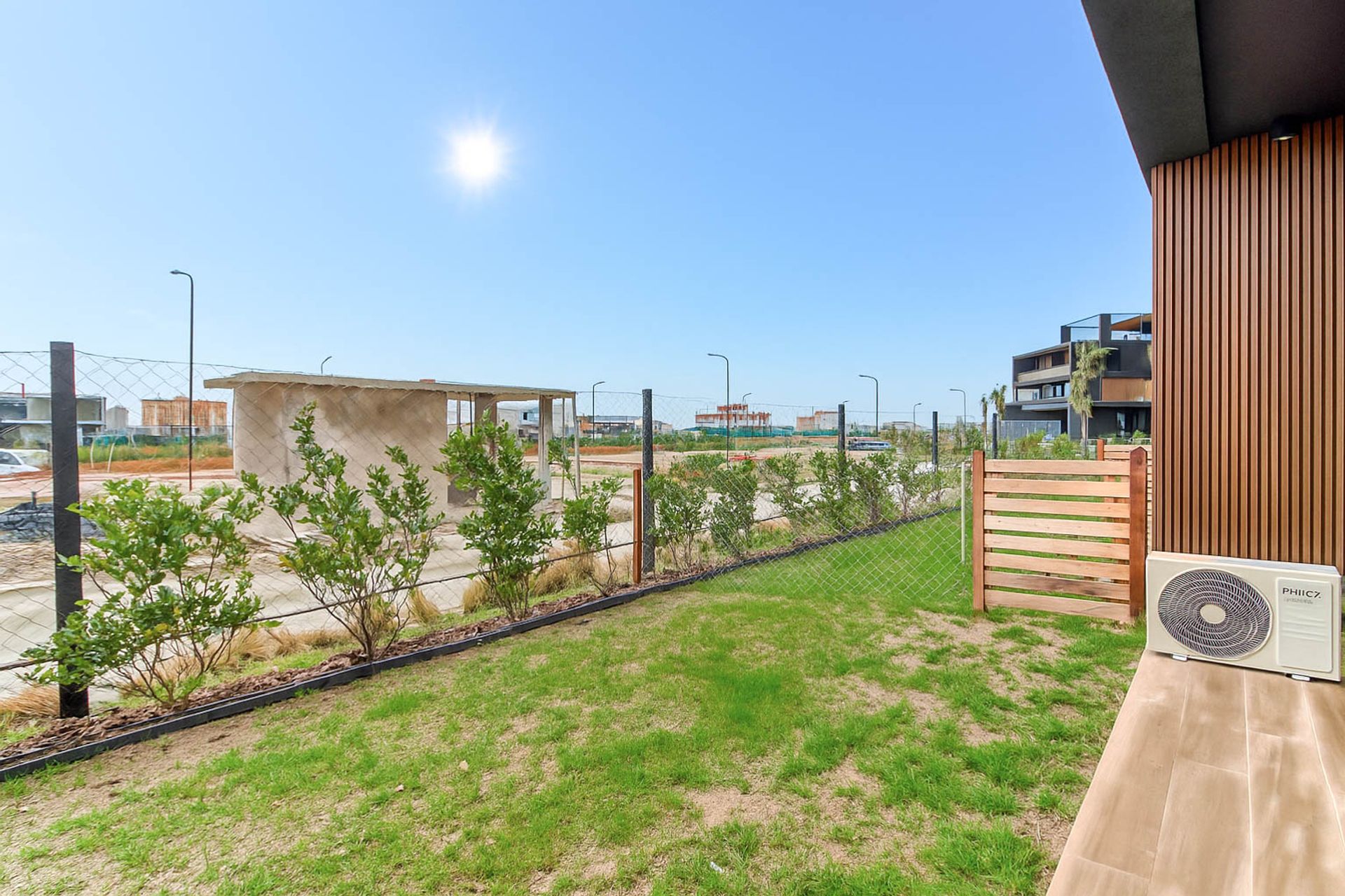 Monoambiente Con Jardin Y Cochera