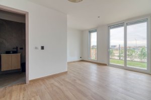 Monoambiente Con Jardin Y Cochera