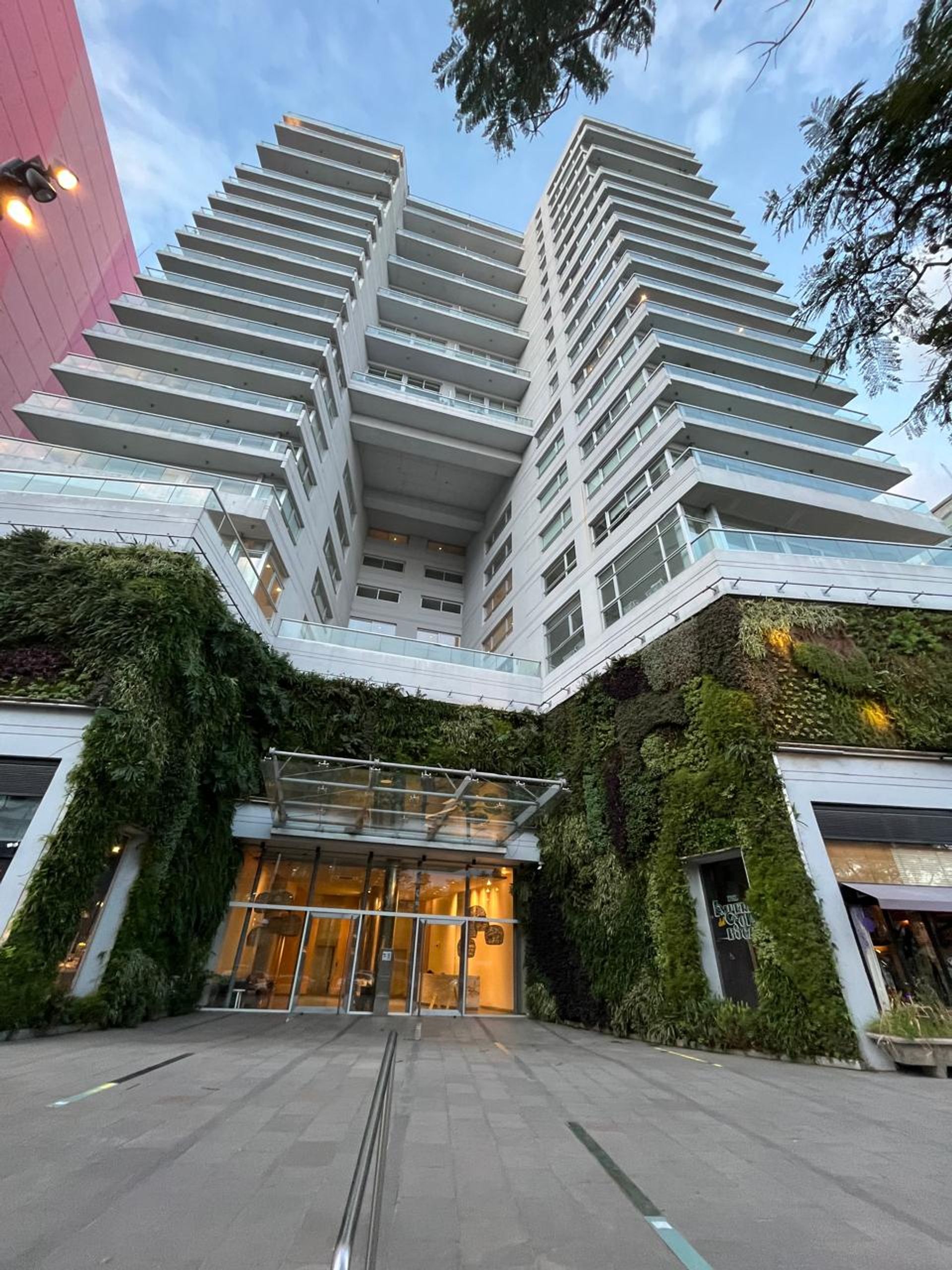 Venta Dos Ambientes En Edificio Palmera En Olivos
