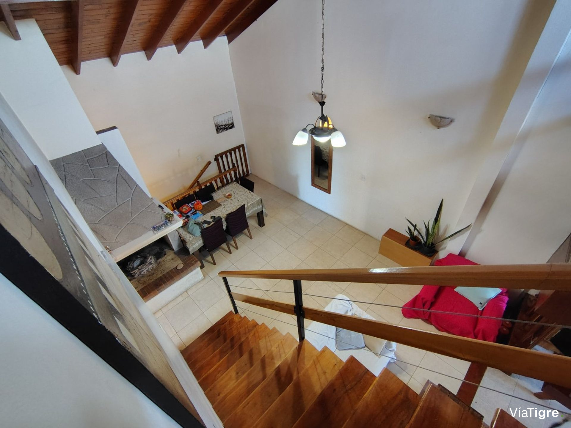 CASA 6 Amb QUINCHO Y TERRAZA P. ALTA - DOS NIVELES