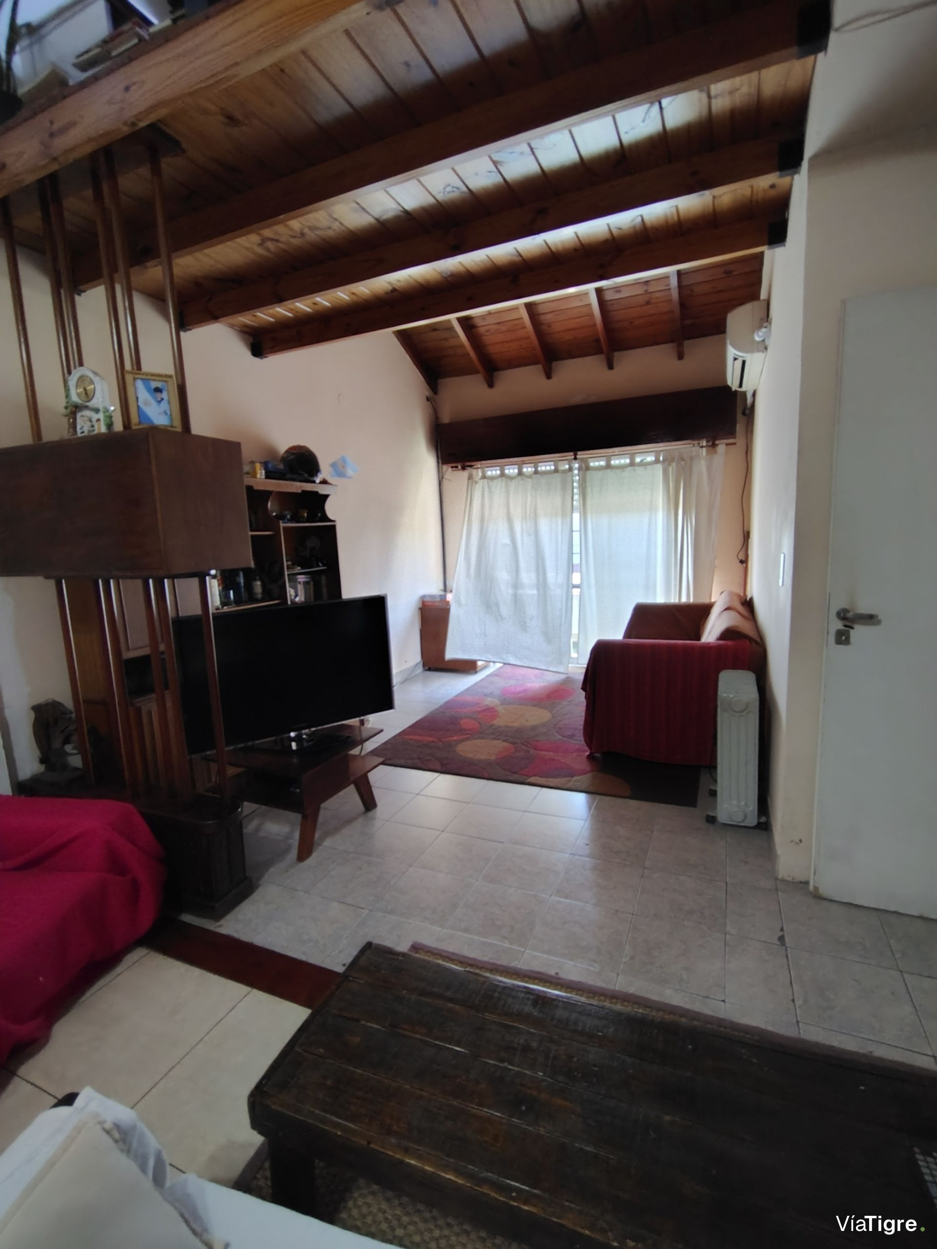 CASA 6 Amb QUINCHO Y TERRAZA P. ALTA - DOS NIVELES