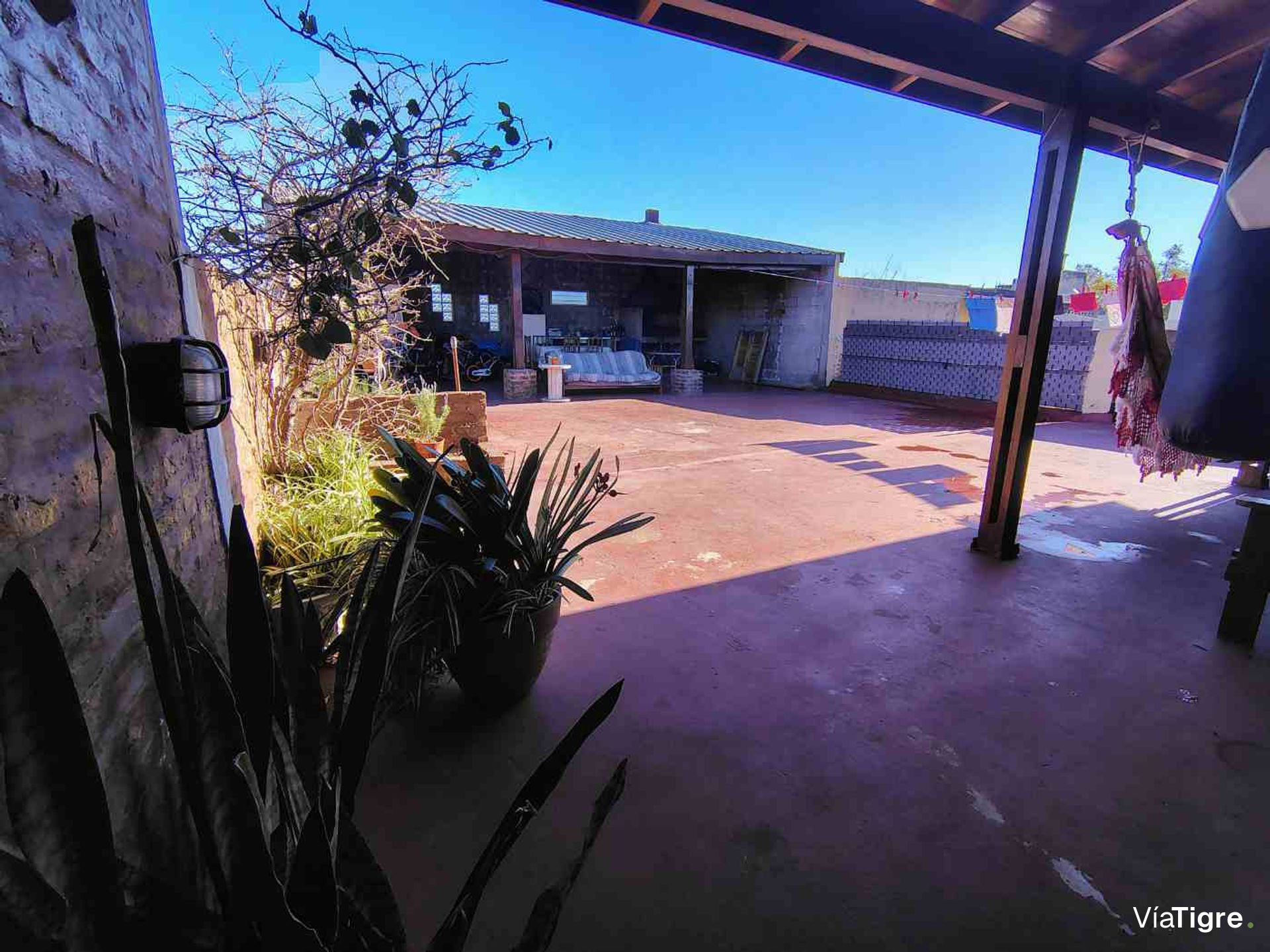 CASA 6 Amb QUINCHO Y TERRAZA P. ALTA - DOS NIVELES