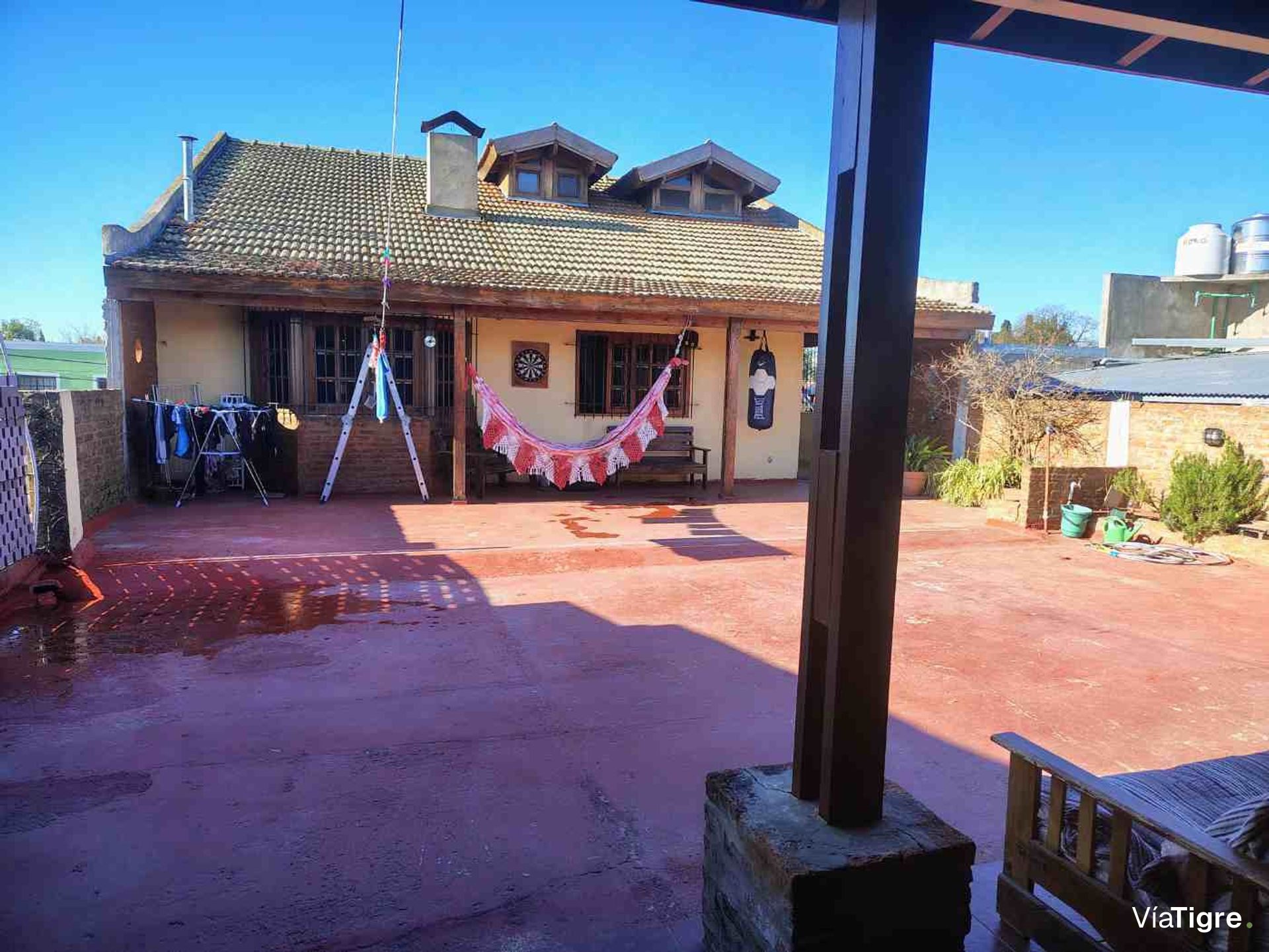 CASA 6 Amb QUINCHO Y TERRAZA P. ALTA - DOS NIVELES