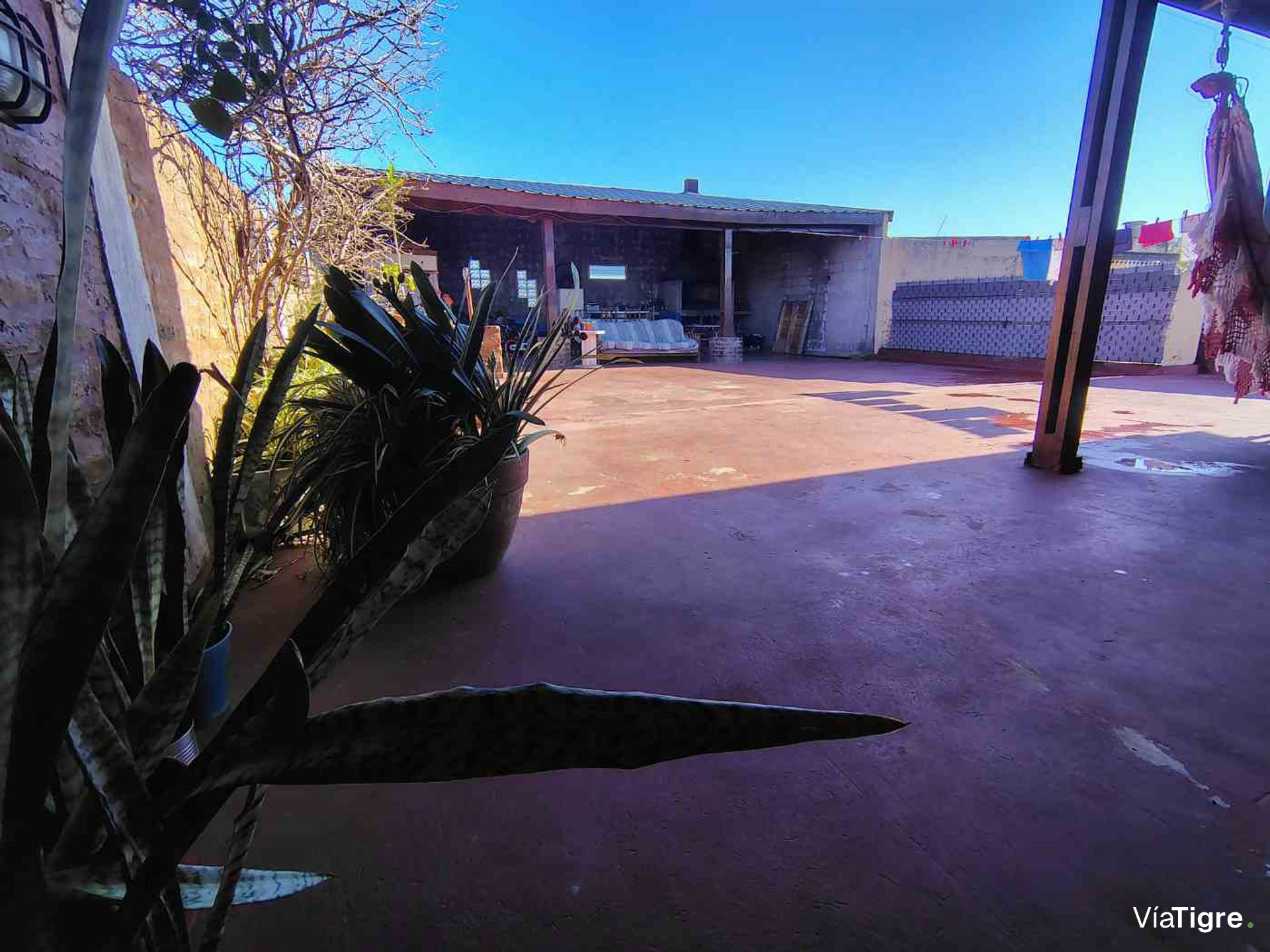 CASA 6 Amb QUINCHO Y TERRAZA P. ALTA - DOS NIVELES