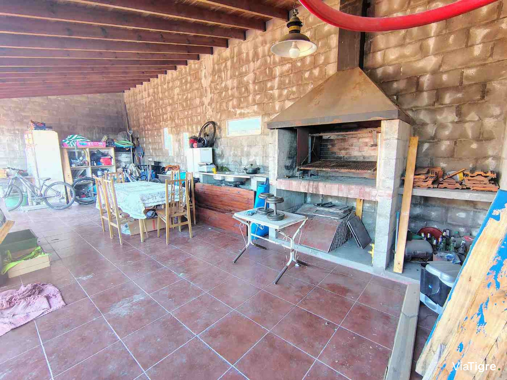 CASA 6 Amb QUINCHO Y TERRAZA P. ALTA - DOS NIVELES