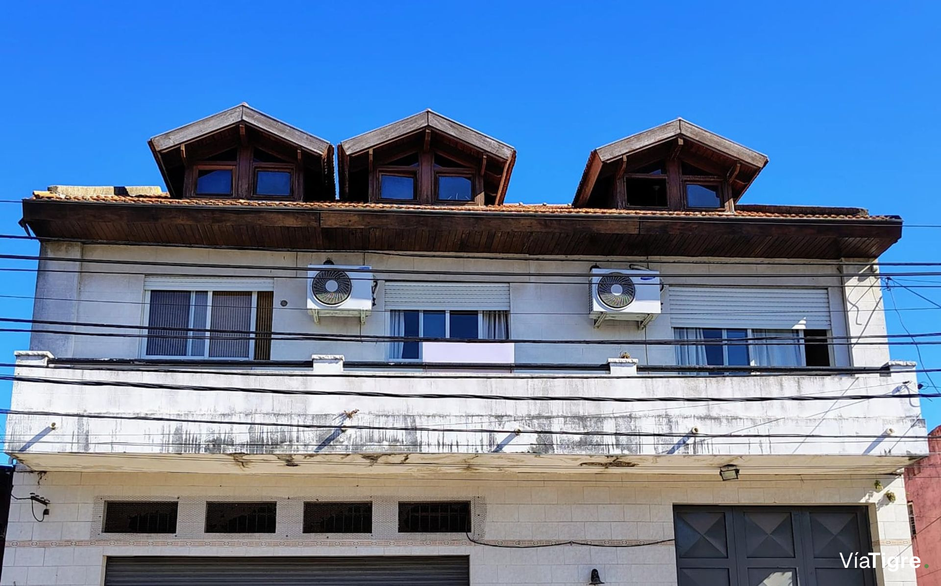 CASA 6 Amb QUINCHO Y TERRAZA P. ALTA - DOS NIVELES