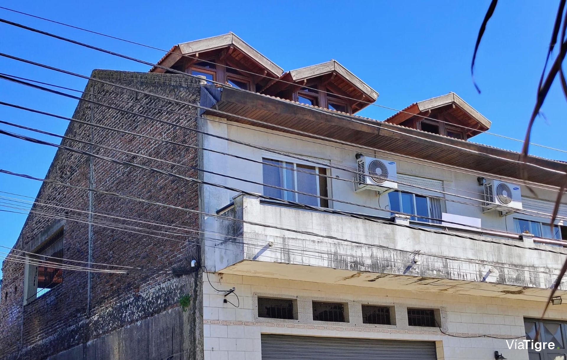 CASA 6 Amb QUINCHO Y TERRAZA P. ALTA - DOS NIVELES