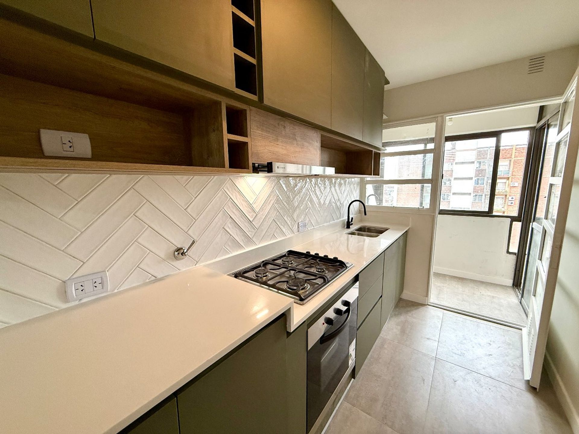 Departamento 3 amb Piso 10 Balcon Cochera Martinez