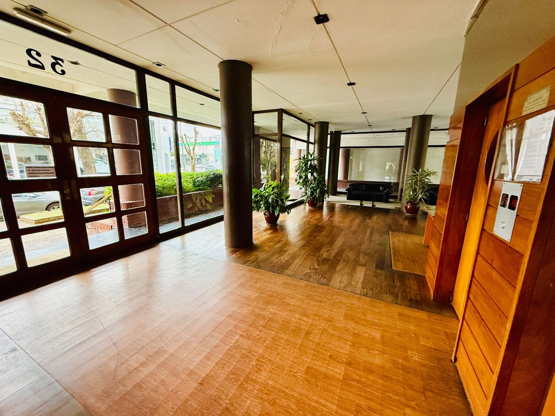 Departamento 3 amb Piso 10 Balcon Cochera Martinez