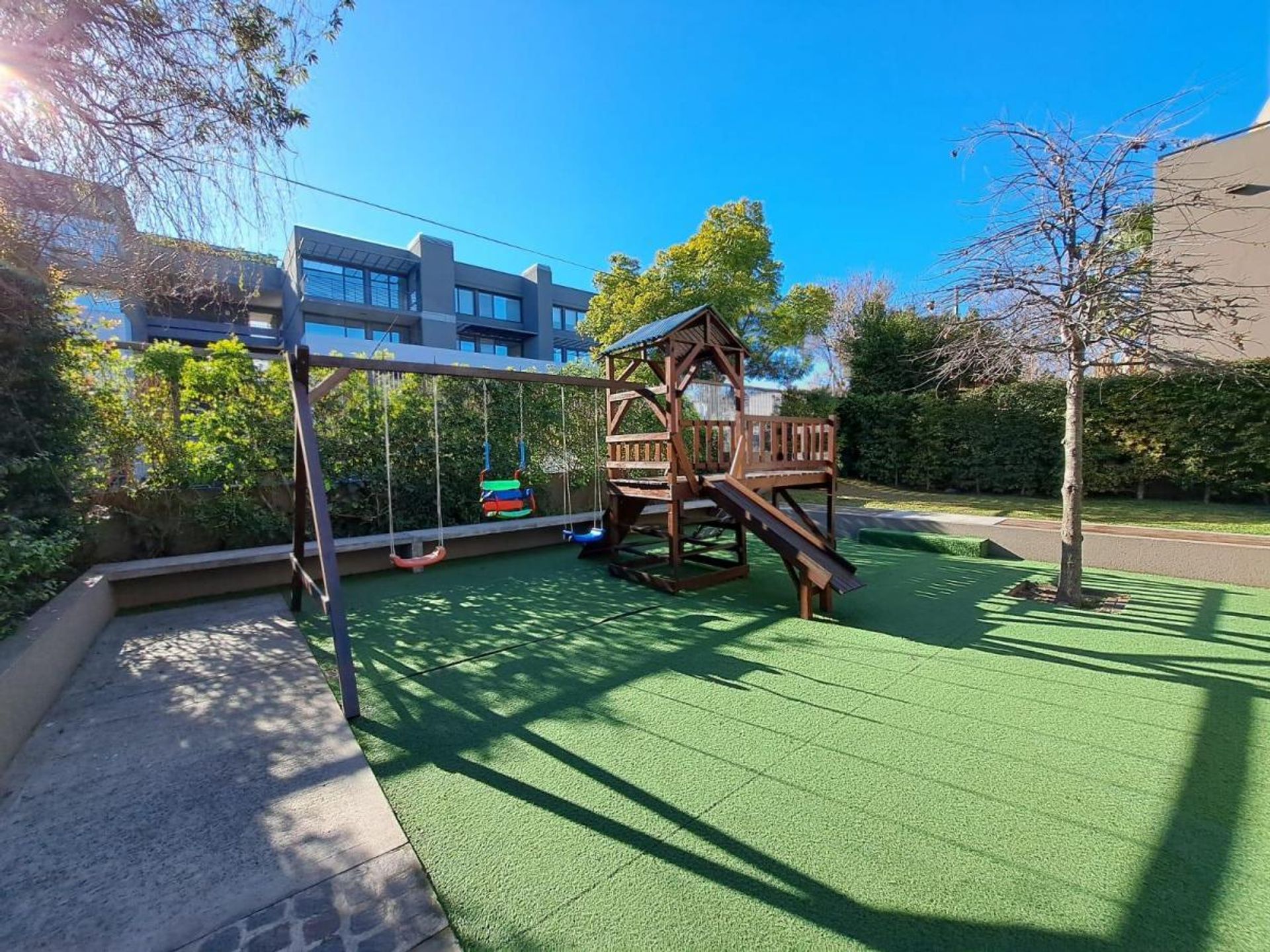 Duplex En Venta Beccar Central 5Amb Jardin Cochera