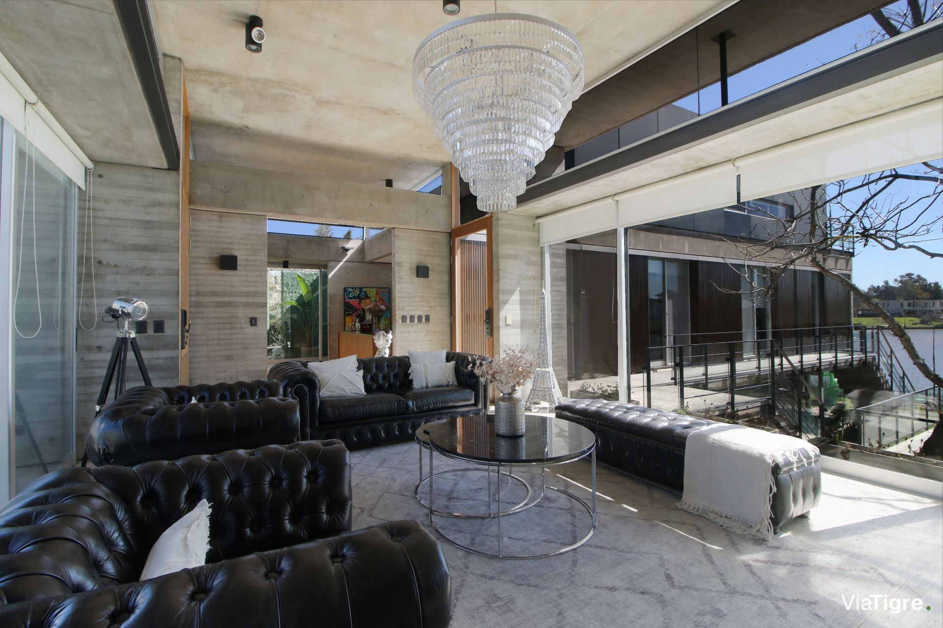 Venta casa al agua, diseño único, estilo Moderno
