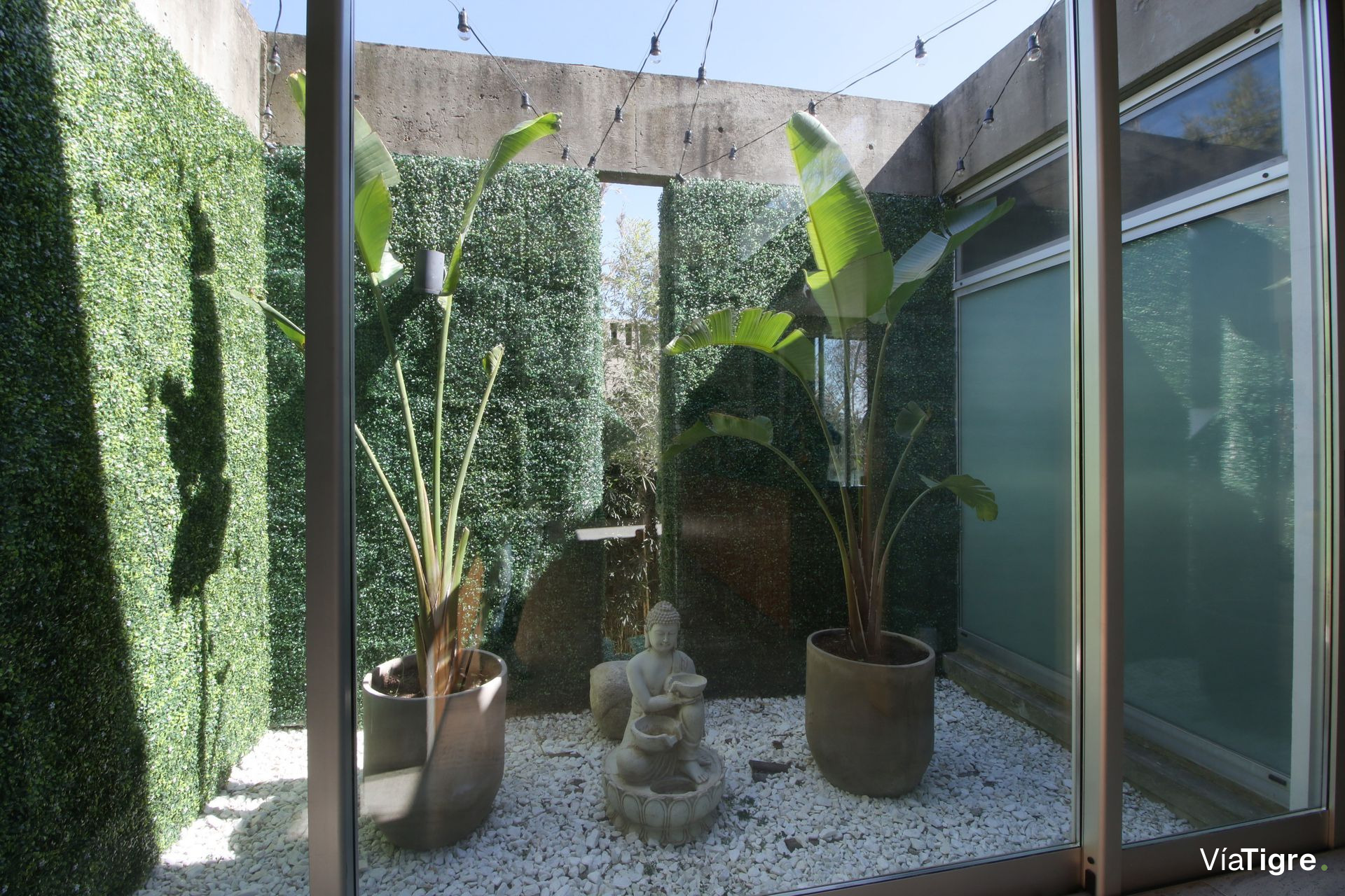 Venta casa al agua, diseño único, estilo Moderno