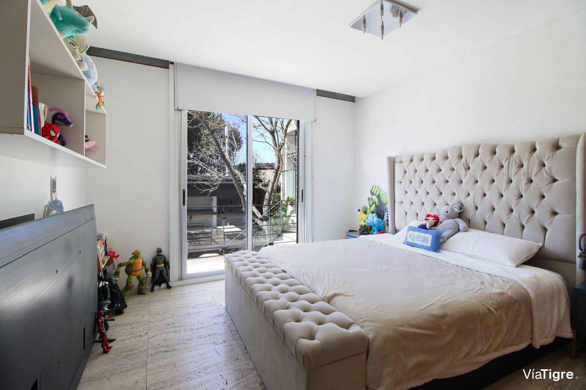 Venta casa al agua, diseño único, estilo Moderno