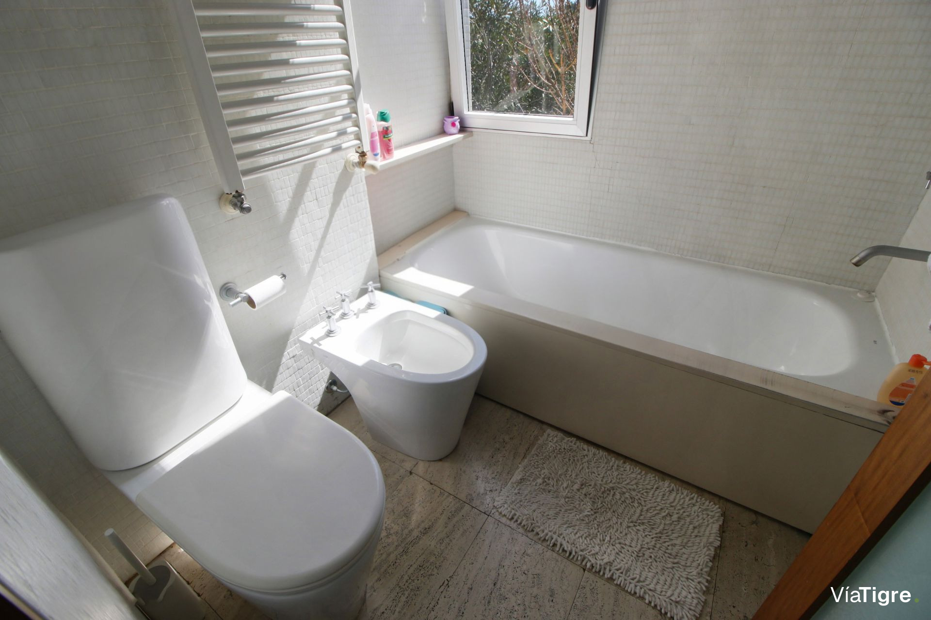 Venta casa al agua, diseño único, estilo Moderno