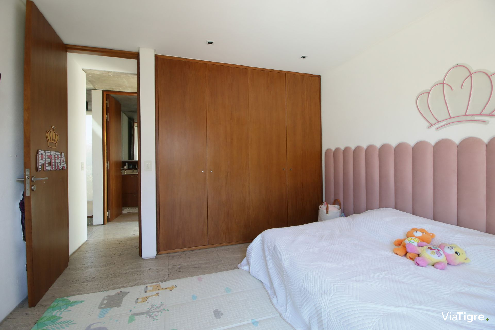 Venta casa al agua, diseño único, estilo Moderno