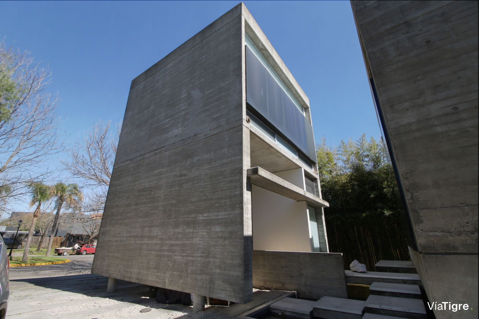 Venta casa al agua, diseño único, estilo Moderno