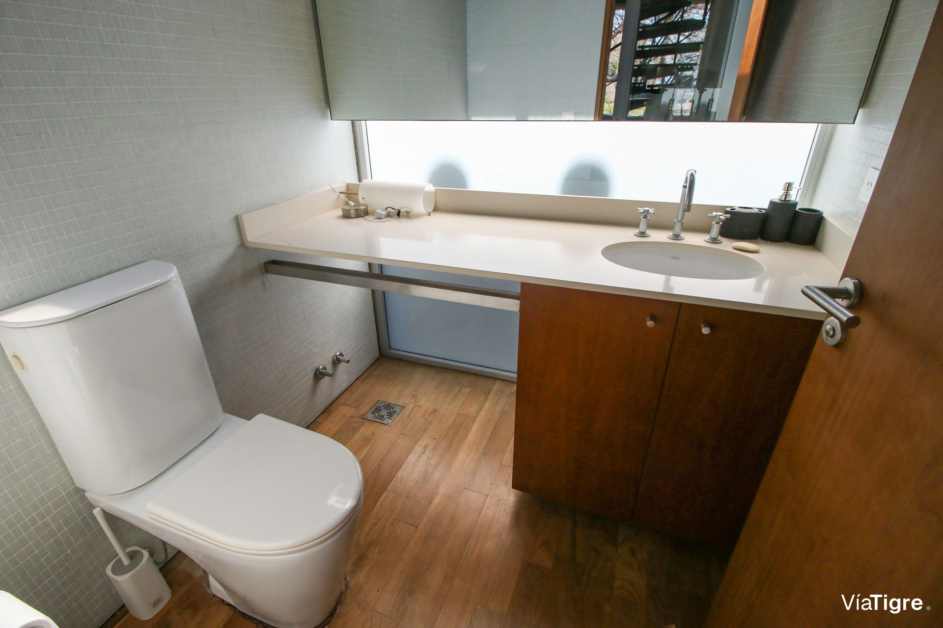 Venta casa al agua, diseño único, estilo Moderno