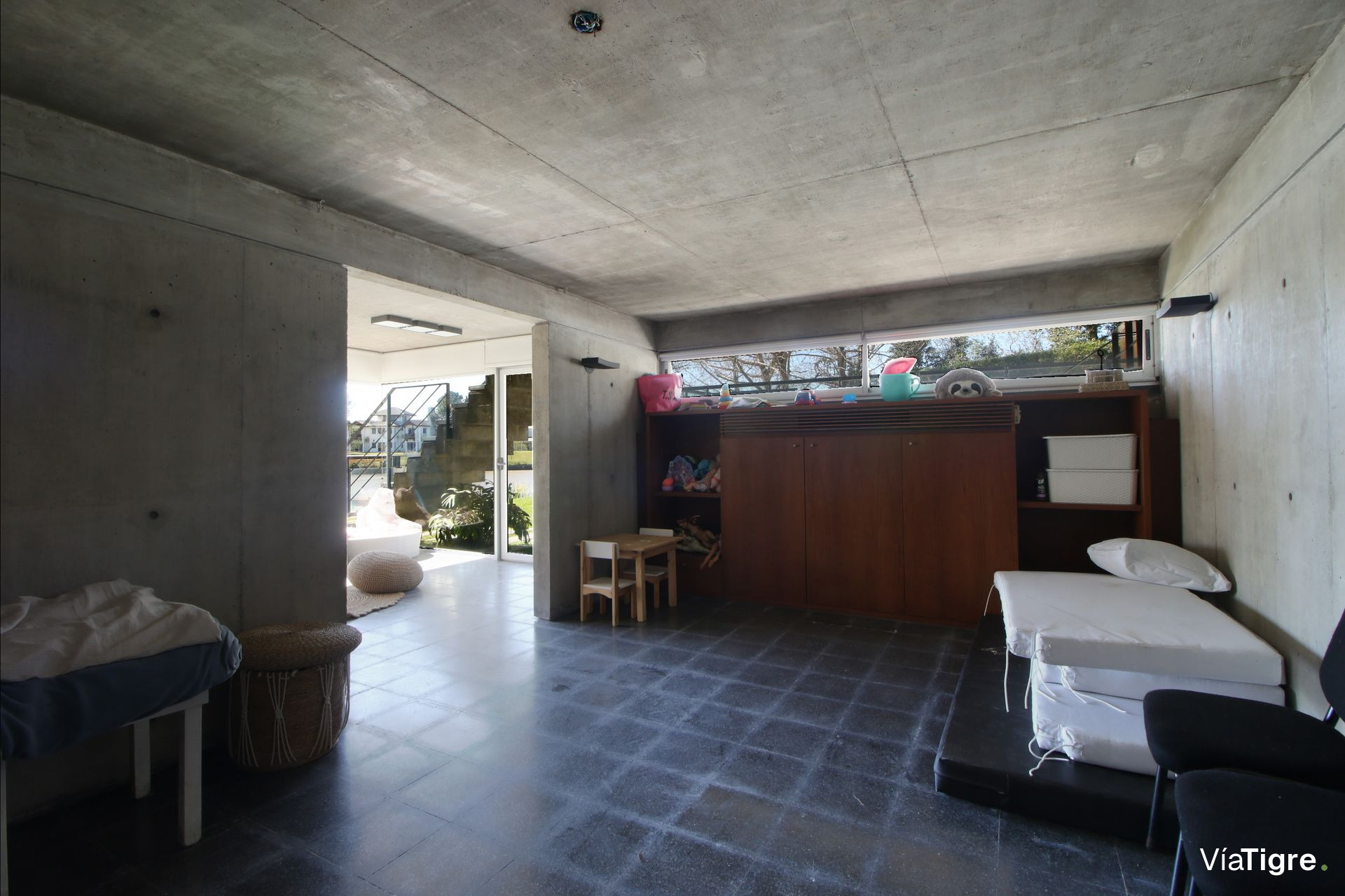 Venta casa al agua, diseño único, estilo Moderno