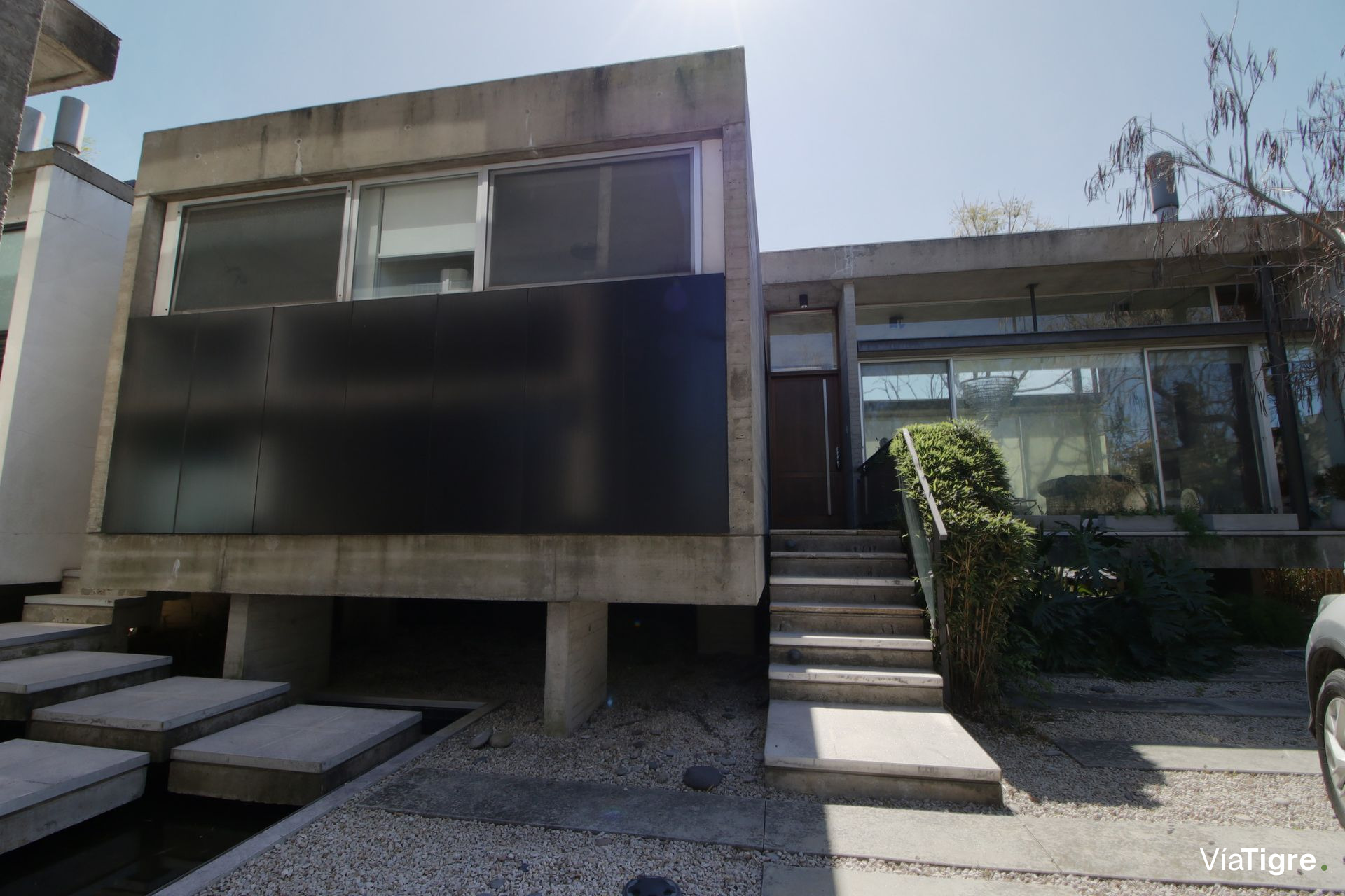 Venta casa al agua, diseño único, estilo Moderno
