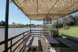 Venta casa al agua, diseño único, estilo Moderno