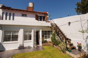 Venta casa en Carapachay 5 amb. PERMUTA