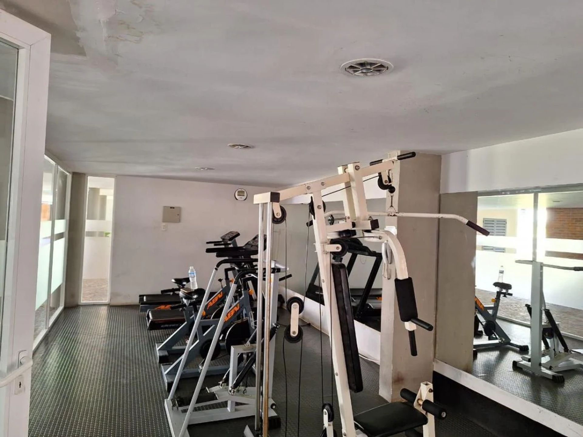 Venta departamento en San Isidro Central. Permuta