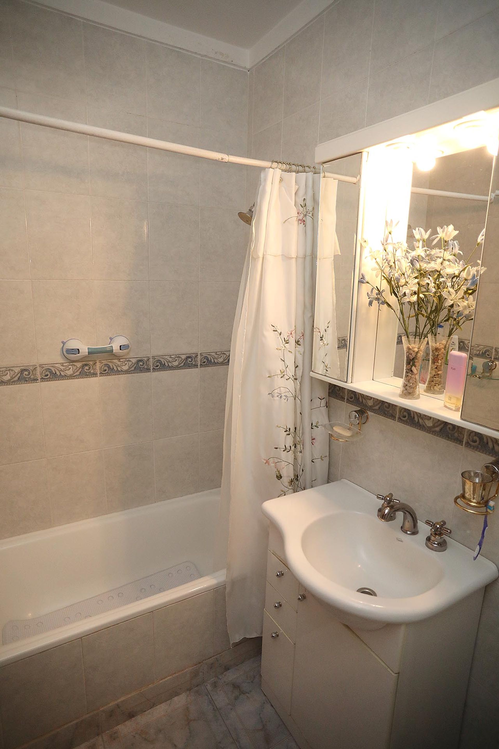 Venta Dúplex tipo casa con jardín y quincho.