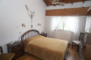 Venta Dúplex tipo casa con jardín y quincho.