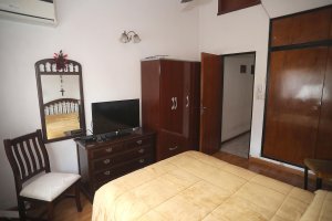 Venta Dúplex tipo casa con jardín y quincho.