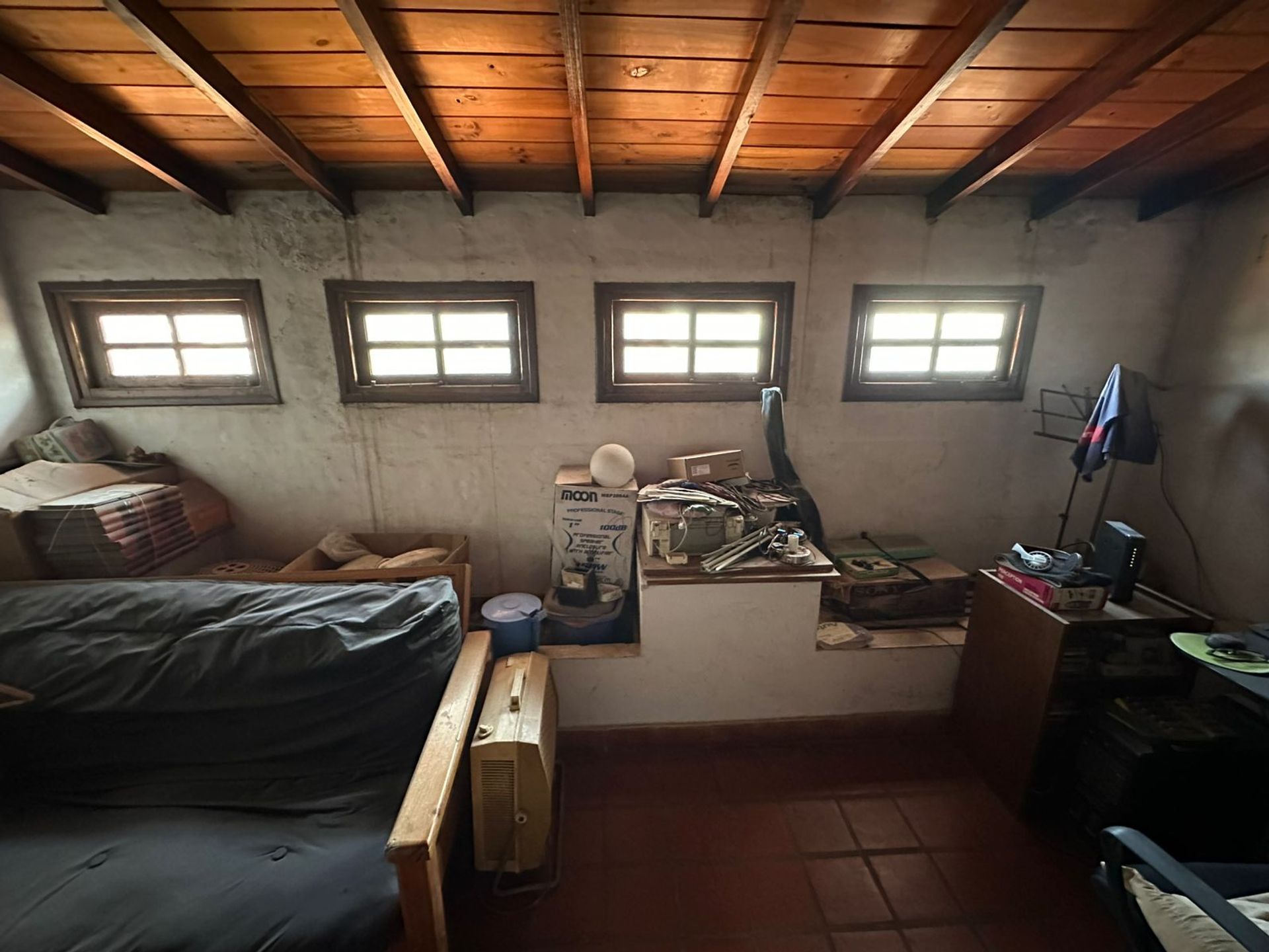 CASA en VENTA en SAN ISIDRO-7amb JARDIN COCHERA