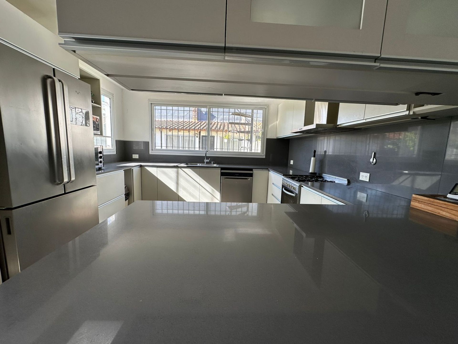 CASA en VENTA en SAN ISIDRO-7amb JARDIN COCHERA