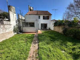 CASA en VENTA en SAN ISIDRO-7amb JARDIN COCHERA