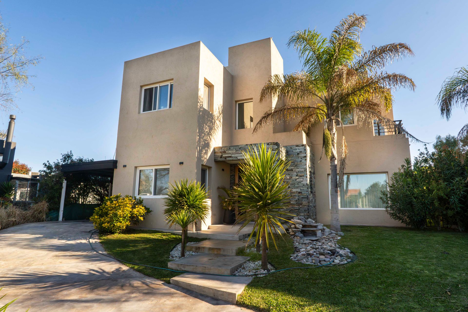 Casa En Venta Alvear De Benavidez Moderna Pileta