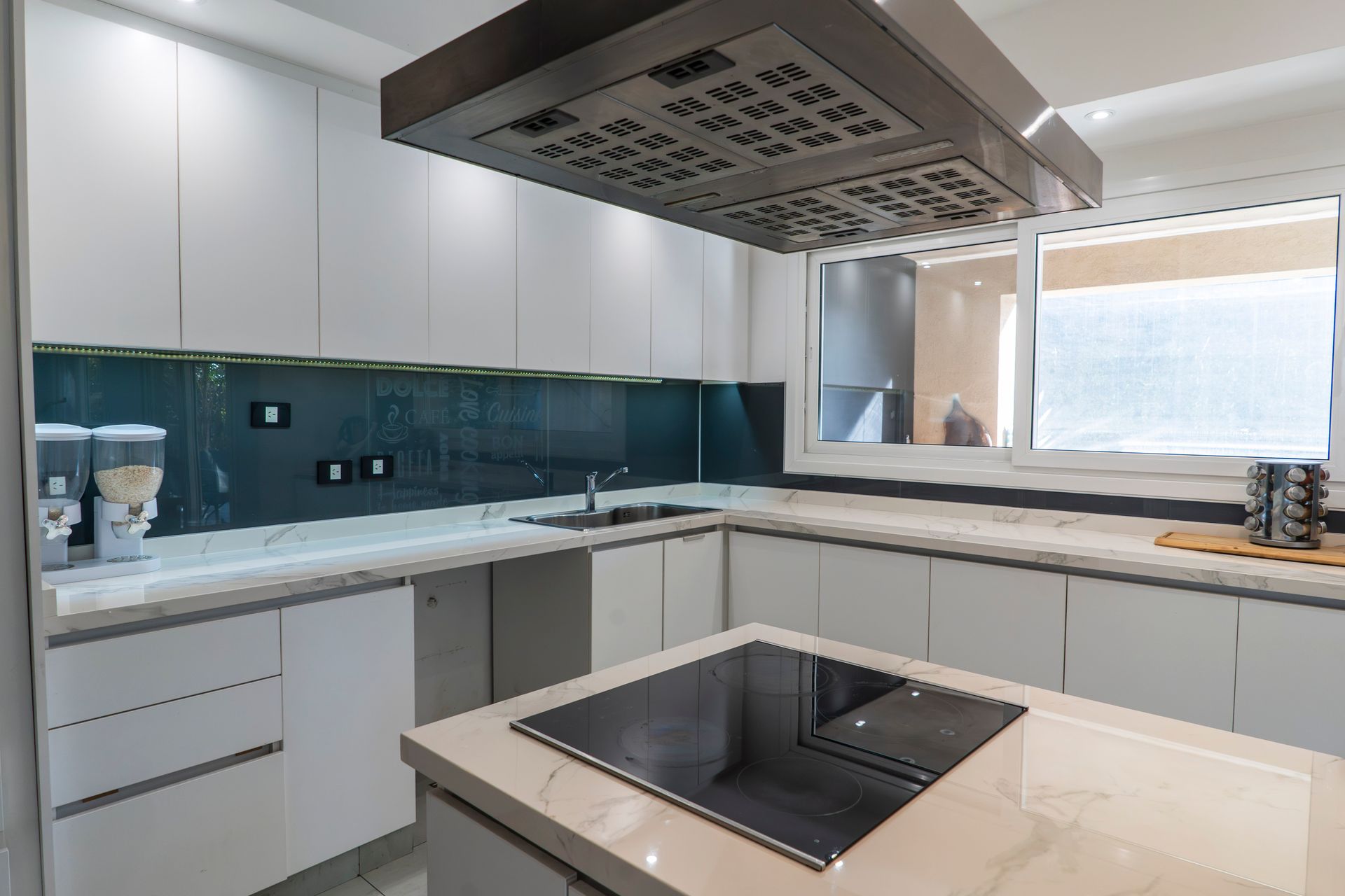 Casa En Venta Alvear De Benavidez 4 Dorm Pileta