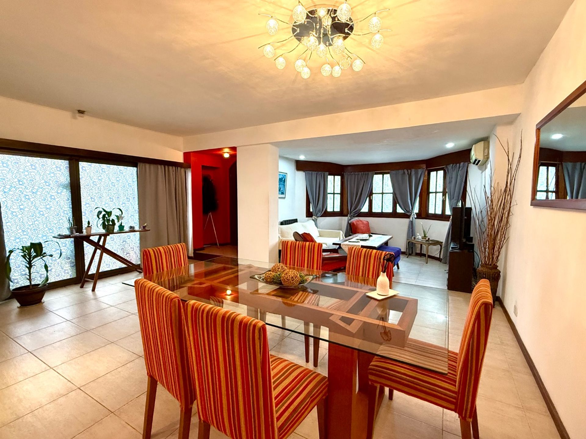 Venta Casa 4 amb quincho. Olivos ACEPTA PERMUTA